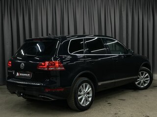 2012 Volkswagen Touareg II, чёрный, 1399777 рублей, вид 3