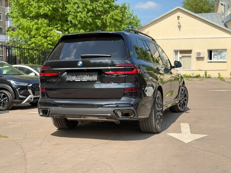 2025 BMW X7 40d I (G07) Рестайлинг, чёрный, 16300000 рублей, вид 4