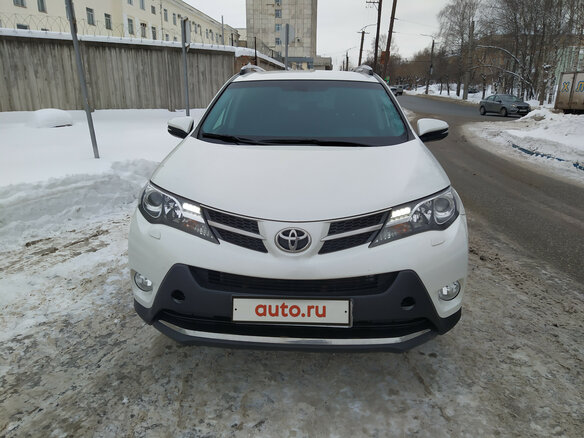 2014 Toyota RAV4 IV (XA40), белый