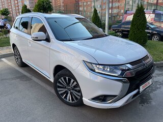 2022 Mitsubishi Outlander III Рестайлинг 3, белый, 2630000 рублей, вид 4