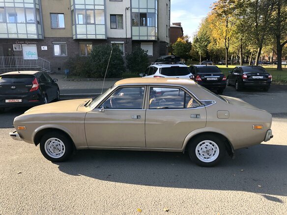 1977 Mazda 929 LA2, коричневый - вид 7