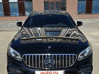 2017 Mercedes-Benz E-Класс 200 V (W213, S213, C238), чёрный, 3550000 рублей, вид 4