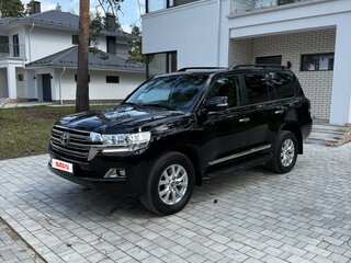 2015 Toyota Land Cruiser 200 Series Рестайлинг 2, чёрный, 6290000 рублей, вид 4