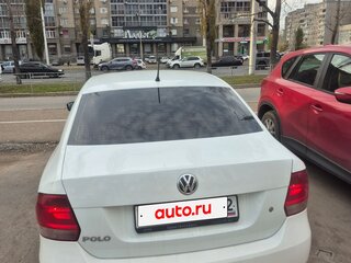 2015 Volkswagen Polo V, белый, 900000 рублей, вид 2