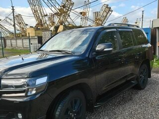 2020 Toyota Land Cruiser 200 Series Рестайлинг 2, чёрный, 7580000 рублей, вид 3