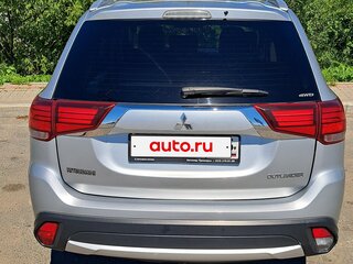 2015 Mitsubishi Outlander III Рестайлинг 2, серебристый, 1750000 рублей, вид 4