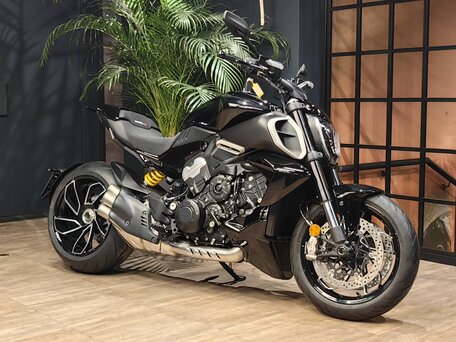 2025 Ducati Diavel V4, чёрный, 3300000 рублей, вид 3