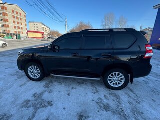 2015 Toyota Land Cruiser Prado 6-speed 150 Series Рестайлинг 1, чёрный, 3850000 рублей, вид 4