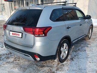 2020 Mitsubishi Outlander III Рестайлинг 3, серый, 2120000 рублей, вид 5