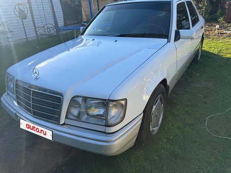 1993 Mercedes-Benz W124 200, белый, 690000 рублей, вид 4