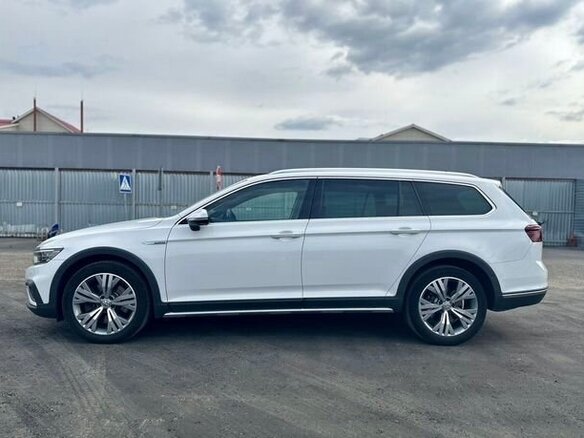 2020 Volkswagen Passat Alltrack B8 Рестайлинг, белый, 3000000 рублей - вид 7