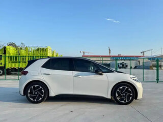 2025 Volkswagen ID.3 57.3 kWh I, белый, 3202300 рублей, вид 4
