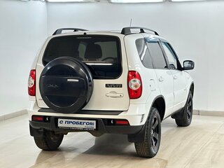 2016 Chevrolet Niva I Рестайлинг, белый, 680000 рублей, вид 4