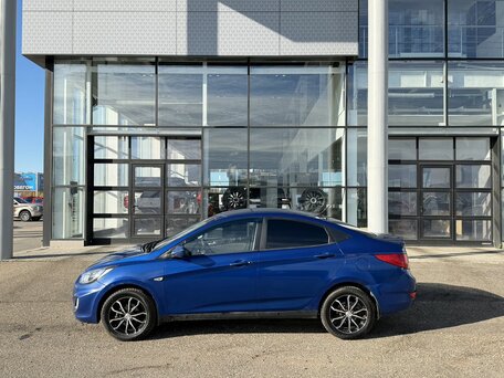 2011 Hyundai Solaris I, синий, 565000 рублей, вид 3