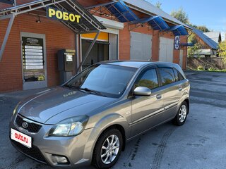 2009 Kia Rio II Рестайлинг, серый, 650000 рублей, вид 1