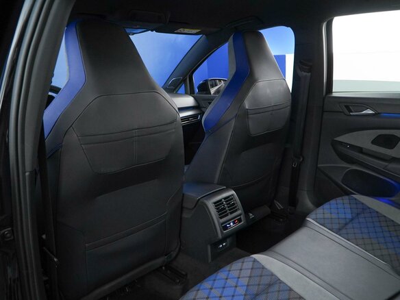 2021 Volkswagen Golf R VIII, чёрный, 5199077 рублей - вид 10