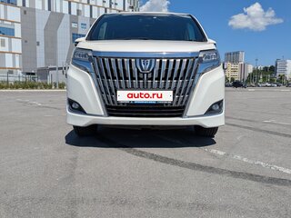 2017 Toyota Esquire I Рестайлинг, белый, 1900000 рублей, вид 3