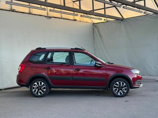 2026 Lada (ВАЗ) Granta Cross I Рестайлинг, красный, 1211000 рублей, вид 5