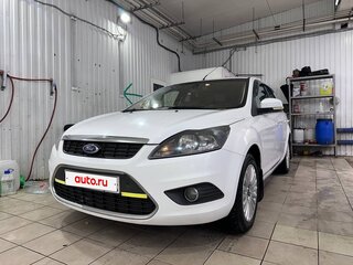 2010 Ford Focus II Рестайлинг, белый, 500000 рублей, вид 1