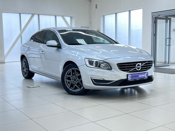 2016 Volvo S60 II Рестайлинг, серебристый, 1350000 рублей - вид 3