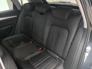 2021 Audi Q5 45 TFSI II (FY) Рестайлинг, серый, 4090000 рублей, вид 4