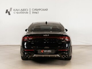 2021 Kia K5 III, чёрный, 3086700 рублей, вид 4