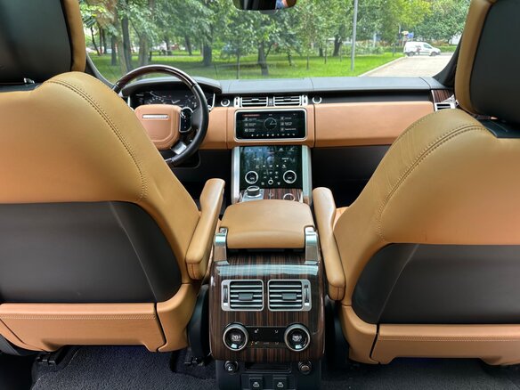 2021 Land Rover Range Rover IV Рестайлинг, серый, 8000000 рублей - вид 8