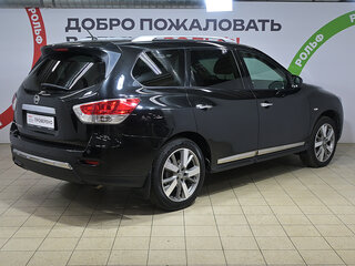 2016 Nissan Pathfinder IV, чёрный, 1314000 рублей, вид 4