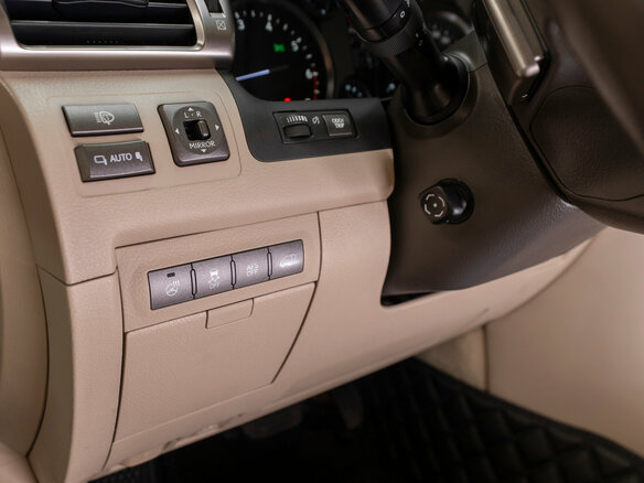 2013 Lexus LX 570 III Рестайлинг, чёрный, 4950000 рублей - вид 17