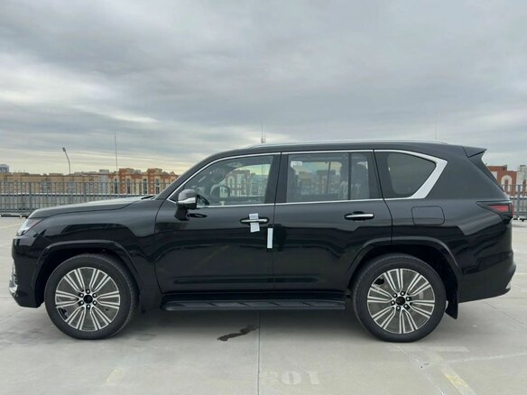 2026 Lexus LX 500d IV, чёрный, 17990000 рублей - вид 1
