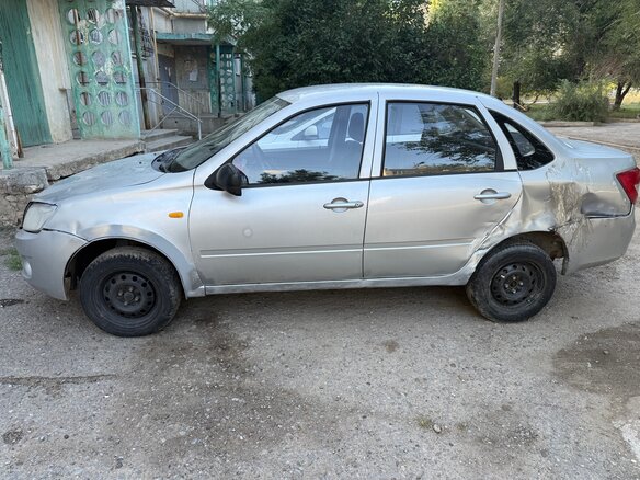 2012 Lada (ВАЗ) Granta I, серебристый, 149980 рублей - вид 2