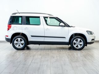 2015 Skoda Yeti I Рестайлинг, белый, 1219000 рублей, вид 5