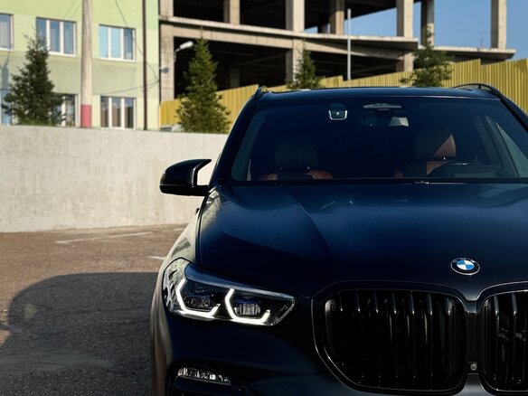 2020 BMW X5 M50d IV (G05/G18), чёрный, 7500000 рублей - вид 8