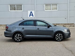 2021 Volkswagen Polo VI, серый, 1890000 рублей, вид 4