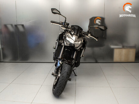 2020 Kawasaki Z 900, серый, 890297 рублей, вид 2