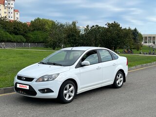 2010 Ford Focus II Рестайлинг, белый, 399000 рублей, вид 1