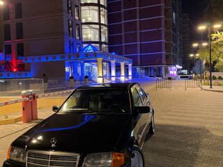 1998 Mercedes-Benz C-Класс 200 I (W202) Рестайлинг, чёрный, 450000 рублей, вид 5