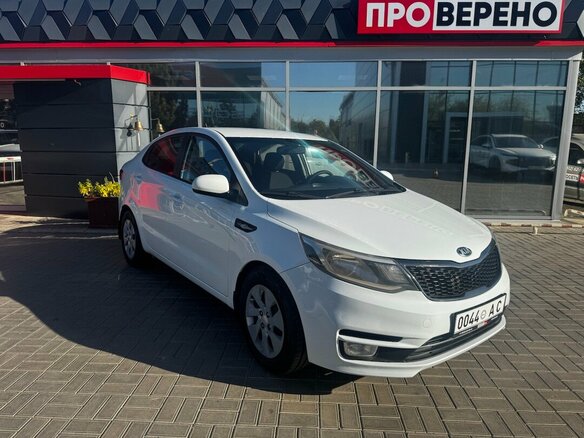 2015 Kia Rio III Рестайлинг, белый, 949900 рублей - вид 1