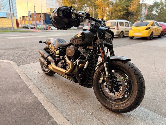 2022 Harley-Davidson Fat Bob, серый, 1950000 рублей - вид 5
