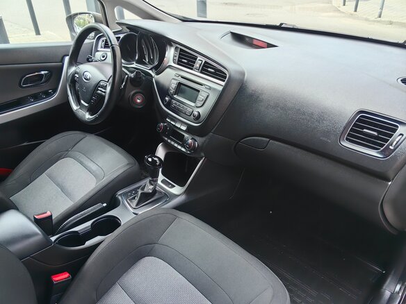 2018 Kia Ceed II Рестайлинг, коричневый, 1250000 рублей - вид 8