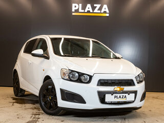 2012 Chevrolet Aveo II, белый, 650000 рублей, вид 2