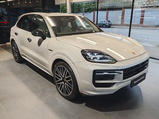 2026 Porsche Cayenne E-Hybrid III Рестайлинг, серый, 22490000 рублей, вид 5