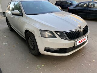 2017 Skoda Octavia III (A7) Рестайлинг, белый, 1100000 рублей, вид 2