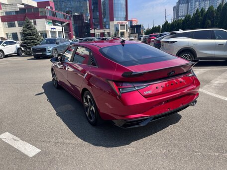 2021 Hyundai Elantra VII (CN7), красный, 1640000 рублей, вид 3