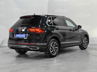 2021 Volkswagen Tiguan II Рестайлинг, чёрный, 3300000 рублей, вид 5