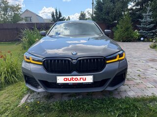 2021 BMW 5 серии 520d xDrive VII (G30/G31/G38) Рестайлинг, серый, 4000000 рублей, вид 2