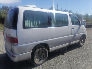 1997 Toyota Regius I, белый, 670000 рублей, вид 2