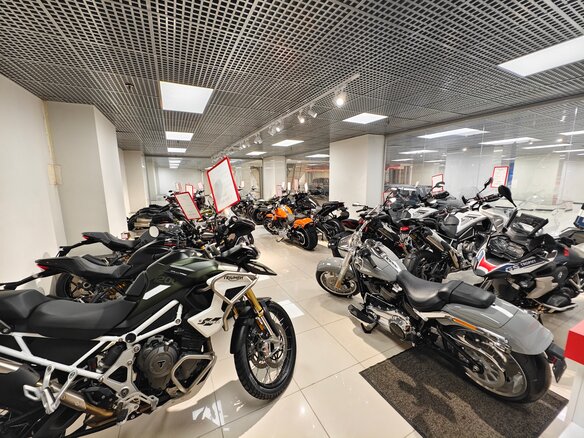 2026 Ducati Monster, красный - вид 15