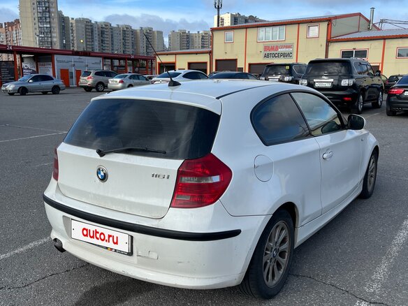 2010 BMW 1 серии 116i I (E81/E82/E87/E88) Рестайлинг, белый, 650000 рублей - вид 5