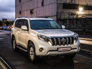 2015 Toyota Land Cruiser Prado 150 Series Рестайлинг 1, белый, 3194000 рублей, вид 5